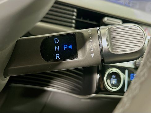 Used 2024 Hyundai Ioniq 5 SEL image 25