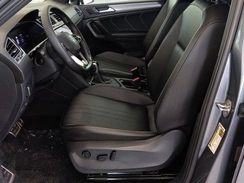 Certified 2023 Volkswagen Tiguan SE R-Line FWD image 10