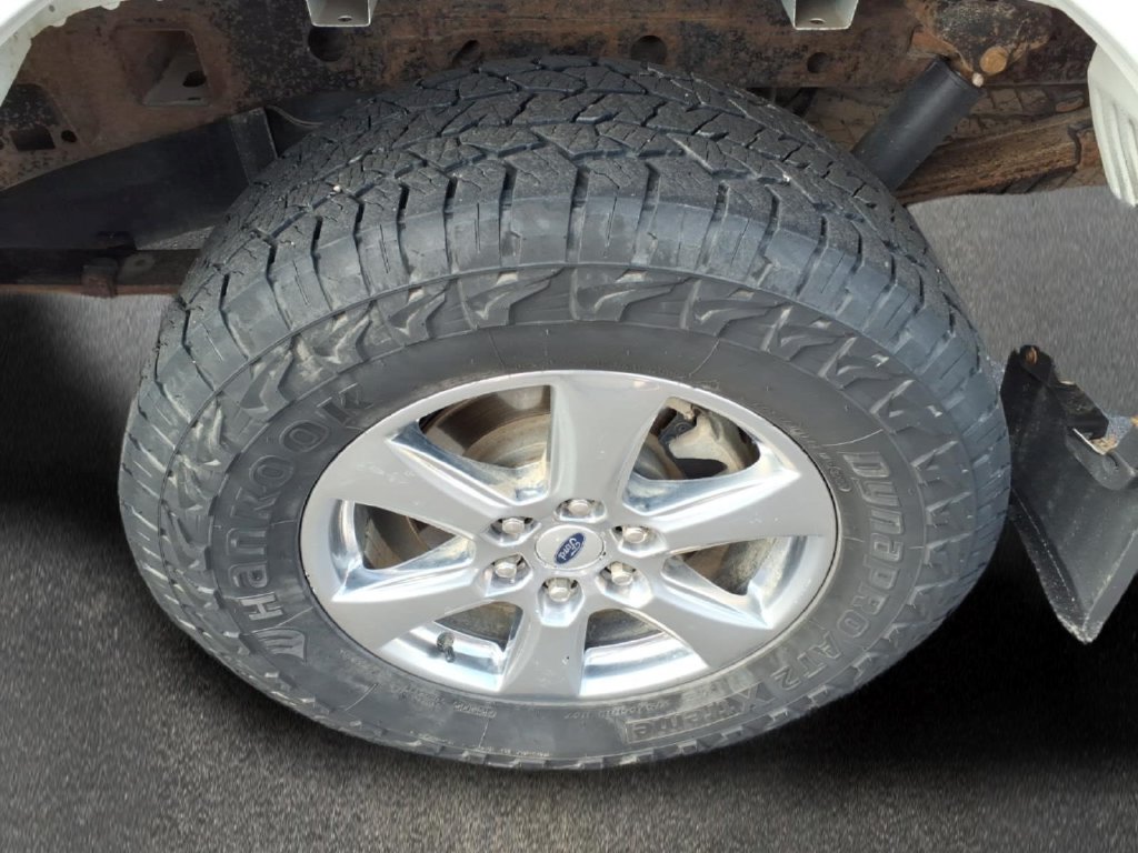 Certified 2019 Ford F150 XLT w/ Equipment Group 302A Luxury AWD/4WD image 24
