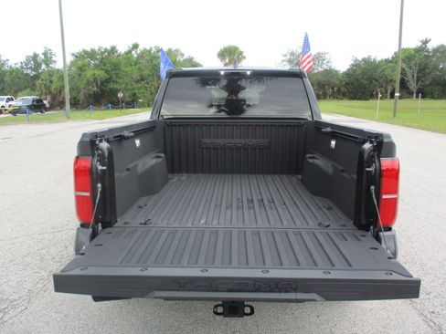 Used 2024 Toyota Tacoma TRD Sport RWD image 12