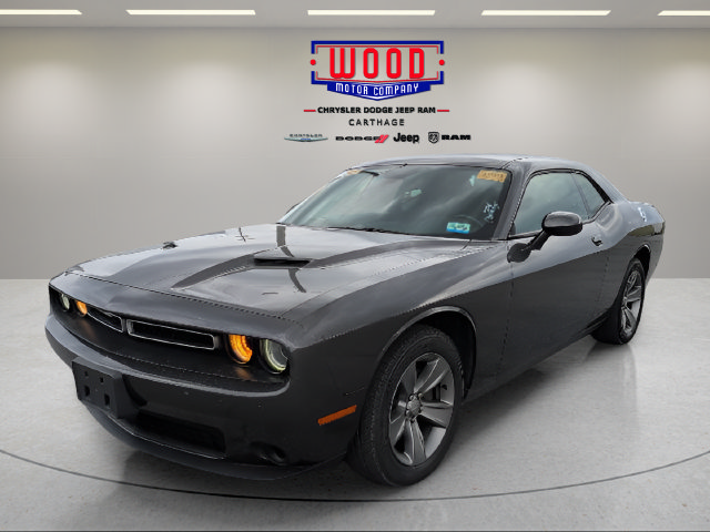 Used 2021 Dodge Challenger SXT RWD image 7