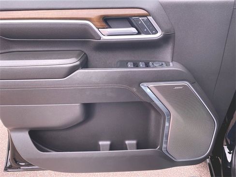 Used 2025 Chevrolet Silverado 2500 High Country w/ Technology Package image 22