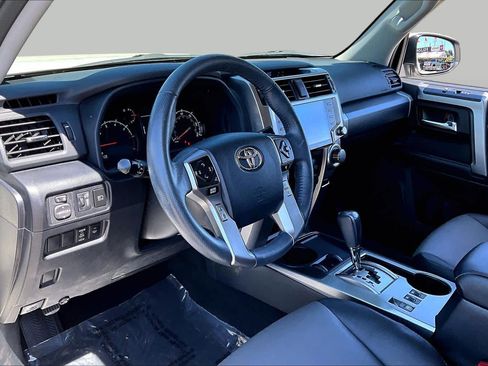 Used 2022 Toyota 4Runner SR5 Premium w/ Moonroof Package RWD image 17