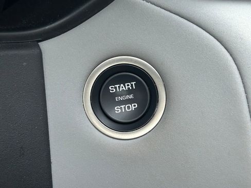 Used 2025 Land Rover Range Rover Velar Dynamic SE image 31