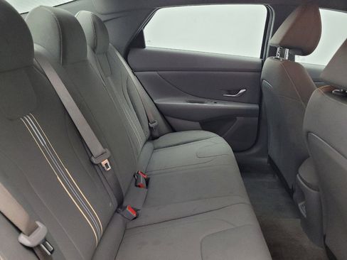 Used 2025 Hyundai Elantra Sport FWD image 19