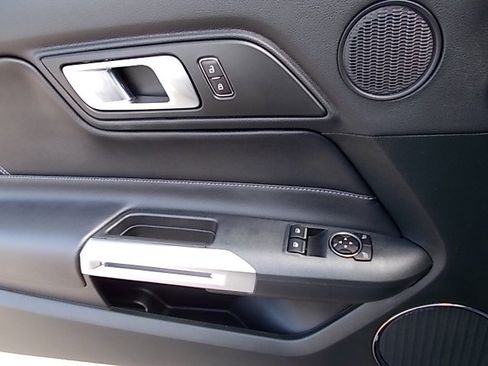 Used 2023 Ford Mustang GT Premium image 15