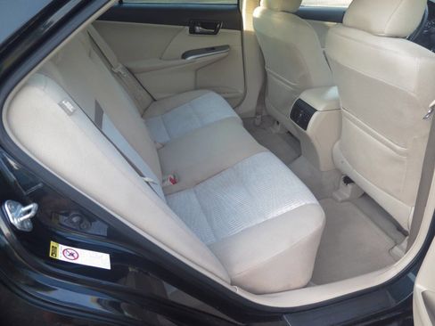 Used 2012 Toyota Camry XLE w/ Convenience Pkg FWD image 12