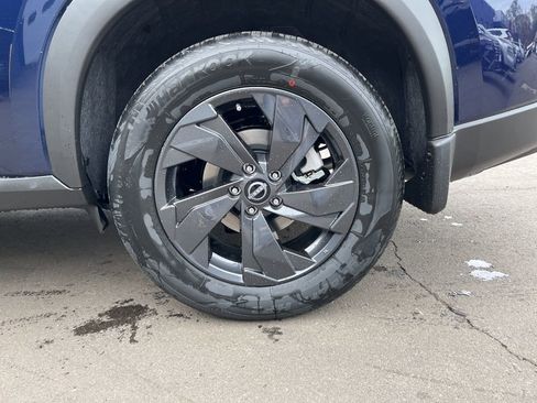 New 2026 Nissan Rogue SV AWD/4WD image 9