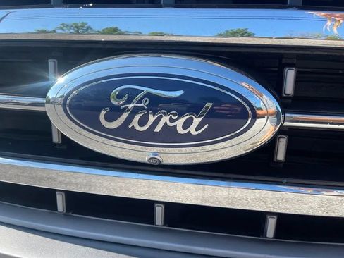 Used 2023 Ford F150 Lariat w/ Trailer Tow Package AWD/4WD image 9