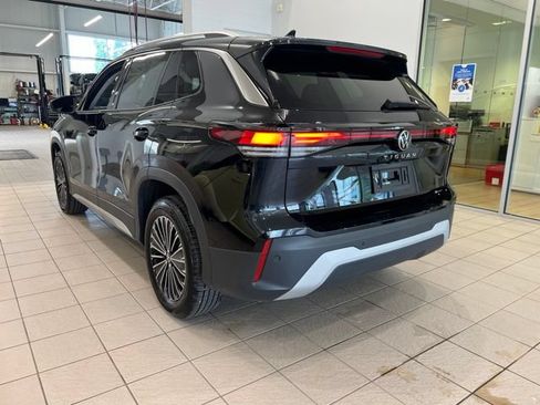 Used 2025 Volkswagen Tiguan S w/ 18" Wheel Package AWD/4WD image 5