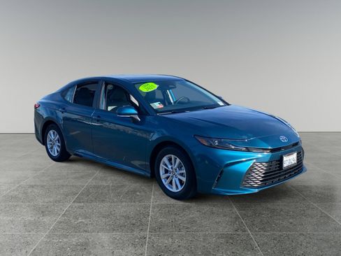 Used 2025 Toyota Camry LE w/ Convenience Package FWD image 7