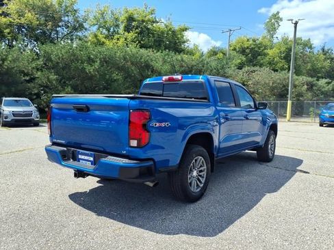 Used 2024 Chevrolet Colorado LT w/ LT Convenience Package II AWD/4WD image 7