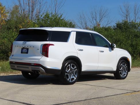 Used 2024 Hyundai Palisade Limited image 3