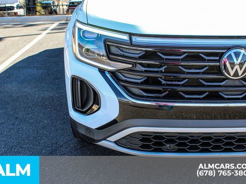 Used 2024 Volkswagen Atlas Cross Sport SE image 10