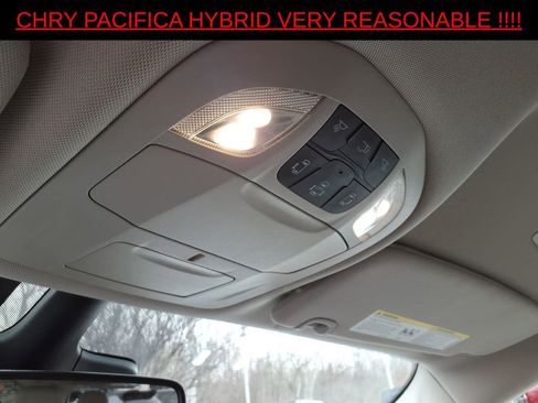 Used 2018 Chrysler Pacifica Limited w/ Advanced Safetytec Group image 21