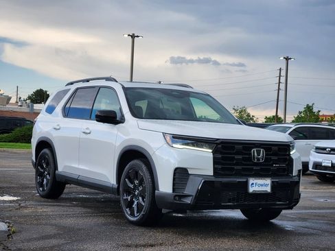 New 2026 Honda Pilot Black Edition image 2