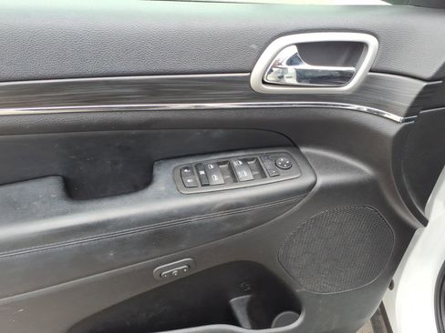 Used 2022 Jeep Grand Cherokee Limited AWD/4WD image 13