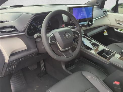 New 2026 Toyota Sienna Platinum image 14