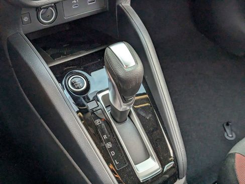 New 2025 Nissan Versa SR w/ Trunk Package FWD image 18