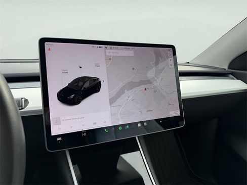 Used 2020 Tesla Model Y Long Range image 18