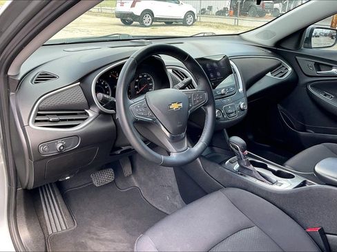 Used 2024 Chevrolet Malibu RS FWD image 14