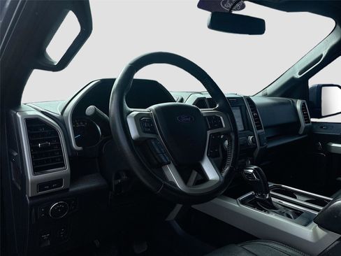 Used 2018 Ford F150 Lariat image 10