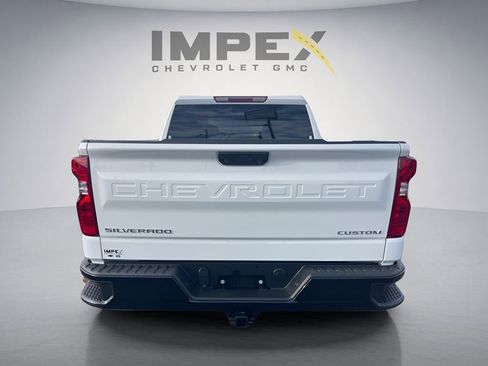 Used 2025 Chevrolet Silverado 1500 Custom Trail Boss AWD/4WD image 4