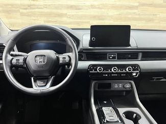Used 2025 Honda Pilot Elite video 2