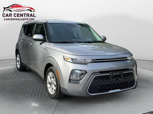 Used 2022 Kia Soul LX w/ Technology Package image 7