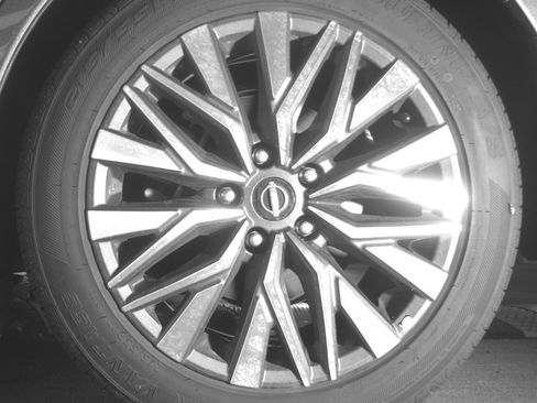 Used 2025 Nissan Altima 2.5 SV FWD image 14