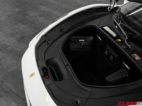 Used 2022 Ferrari F8 Tributo RWD image 12