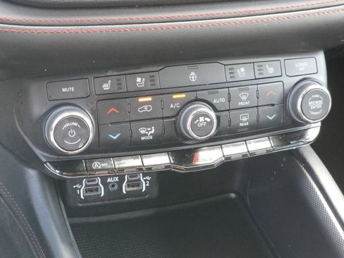Used 2023 Dodge Durango GT AWD/4WD image 7