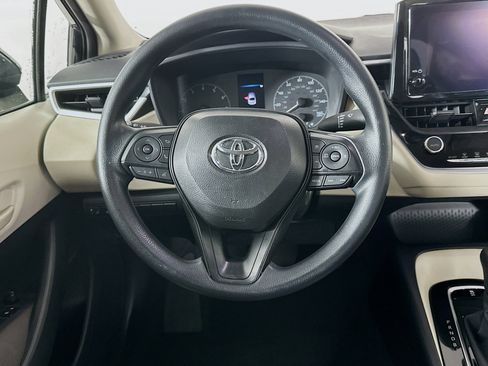 Used 2025 Toyota Corolla LE image 17