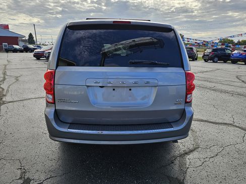 Used 2019 Dodge Grand Caravan SXT image 28