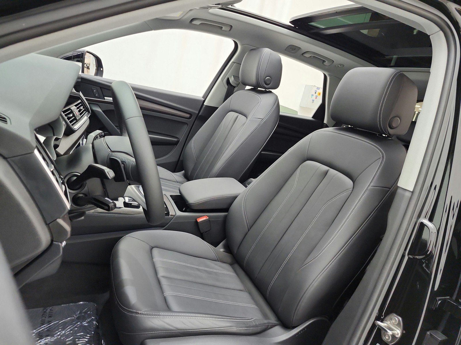 Used 2023 Audi Q5 2.0T Premium w/ Convenience Package AWD/4WD image 10