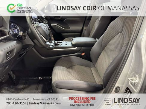 Used 2023 Toyota Highlander LE FWD image 19