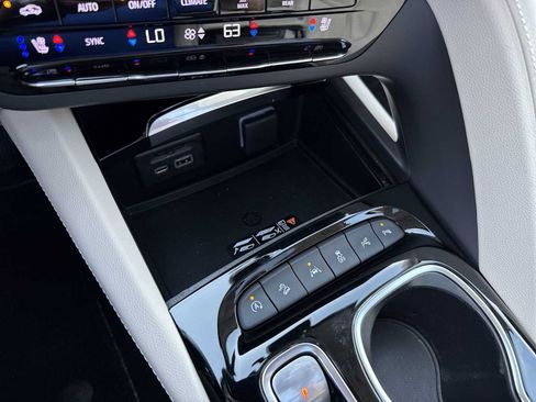 Certified 2023 Buick Envision Avenir AWD/4WD image 37