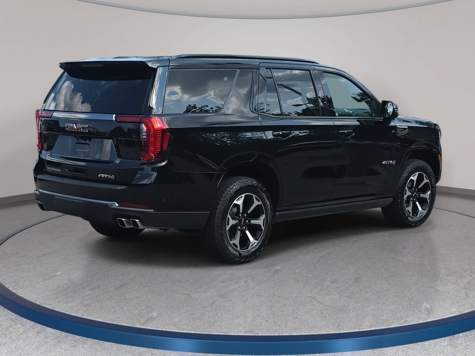 Used 2025 GMC Yukon AT4 w/ AT4 Premium Package AWD/4WD image 5