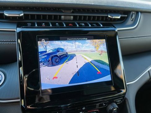 New 2025 Jeep Grand Cherokee Altitude image 22