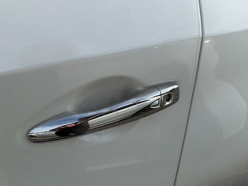 Used 2020 Nissan Murano SV FWD image 9