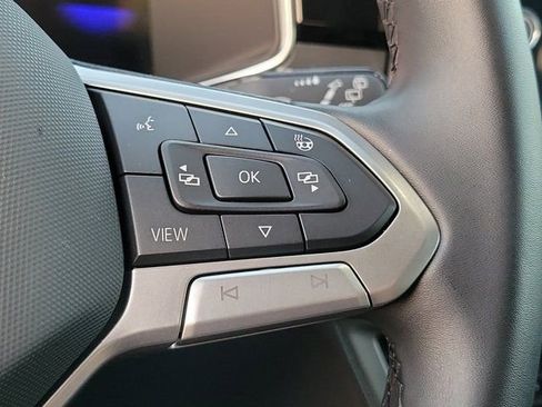 Used 2025 Volkswagen Taos SE image 23