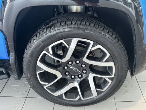 Used 2025 Chevrolet Silverado EV RST AWD/4WD image 10