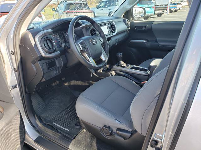 Used 2018 Toyota Tacoma SR5 AWD/4WD image 10