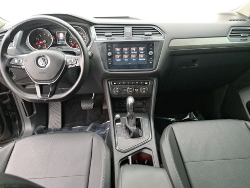 Used 2019 Volkswagen Tiguan SE FWD image 9