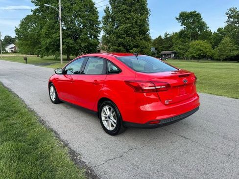 Used 2017 Ford Focus SE FWD image 7