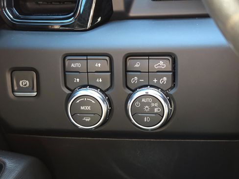 Used 2022 GMC Sierra 1500 AT4X AWD/4WD image 15