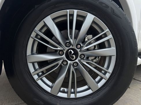 Used 2023 INFINITI QX80 Luxe w/ Cargo Package AWD/4WD image 9