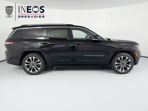 Used 2022 Jeep Grand Cherokee L Overland w/ Luxury Tech Group IV AWD/4WD image 7