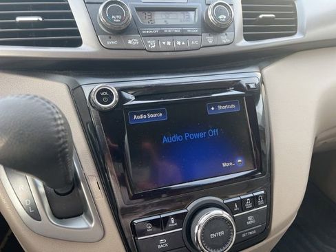 Used 2015 Honda Odyssey Touring image 19
