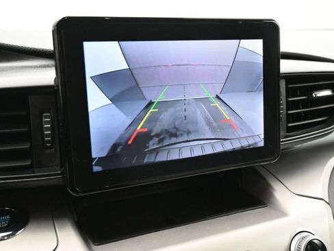 Used 2022 Ford Explorer XLT image 16